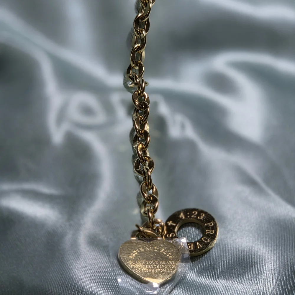 Gold Heart Charm Bracelet - Picture 1 of 4